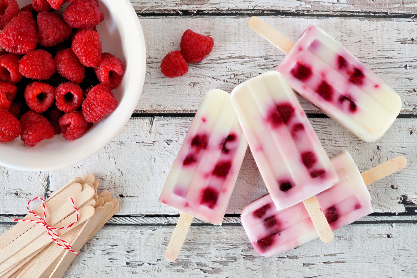 Himbeer-Joghurt Eis am Stiel